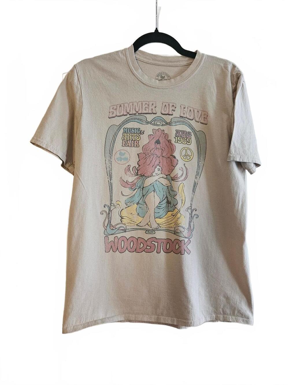 Goodie Two Sleeves Woodstock Summer of Love 1969 Graphic T-Shirt Medium